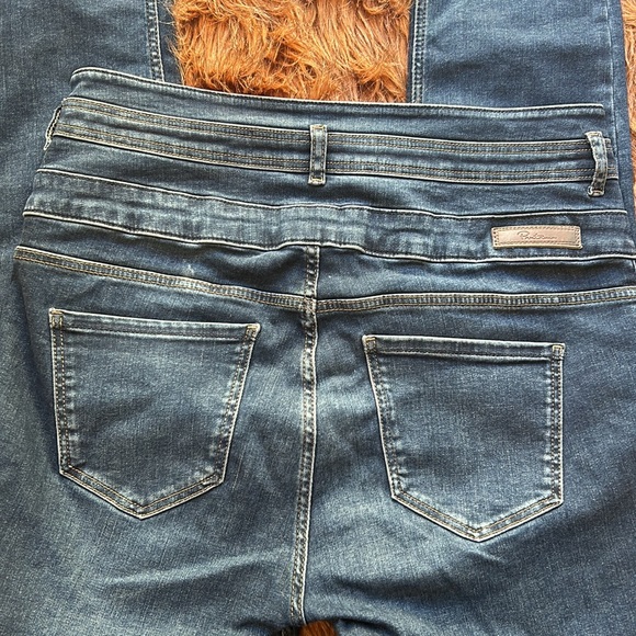 Pantama Jeans - Picture 6 of 7
